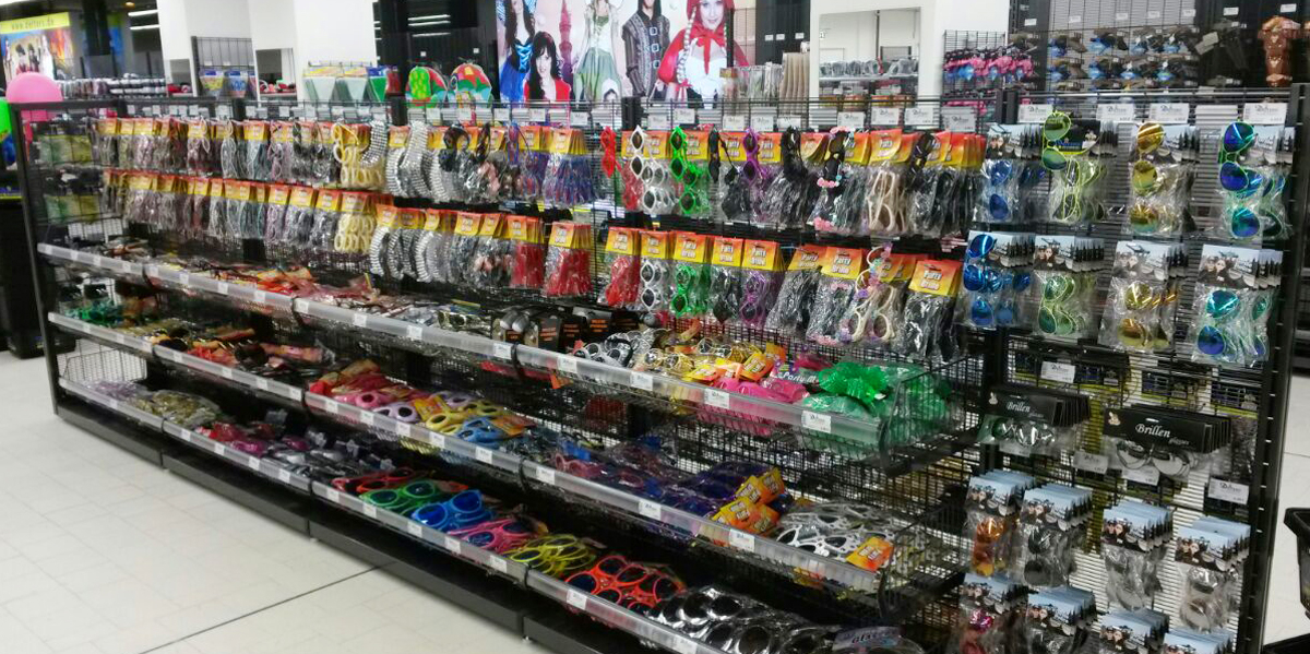 Deiters Kostümgeschäft in Berlin Innenansicht Accessoires