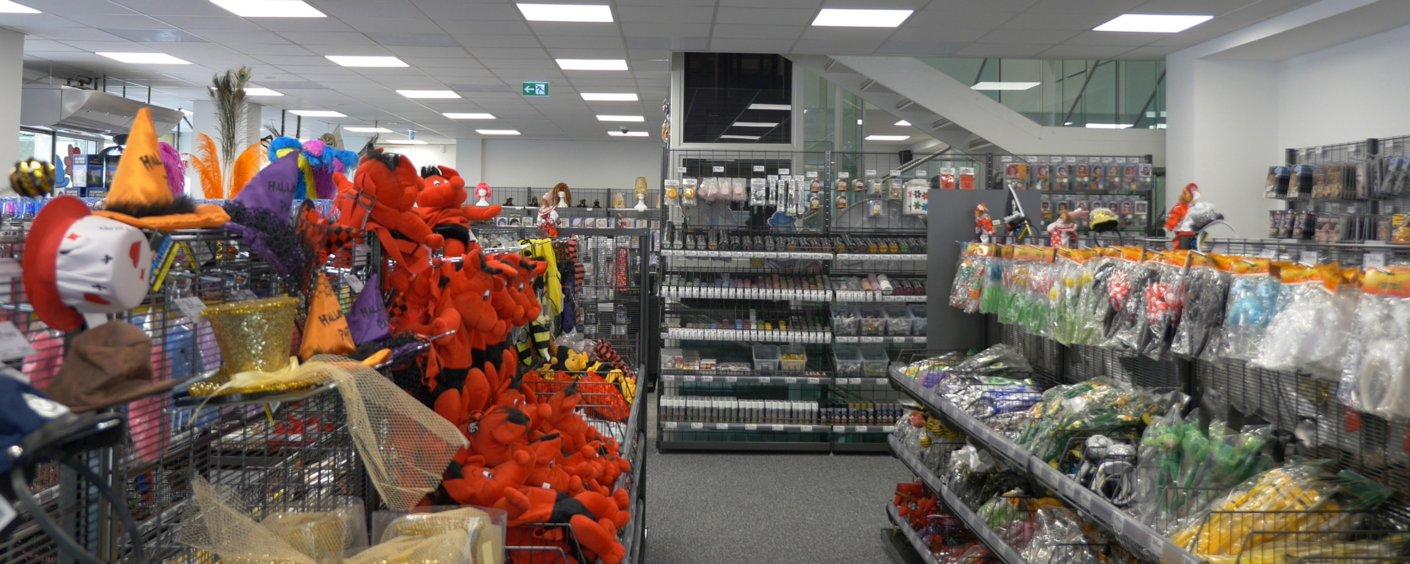 Deiters Kostümladen in Stuttgart Innenansicht Accessoires