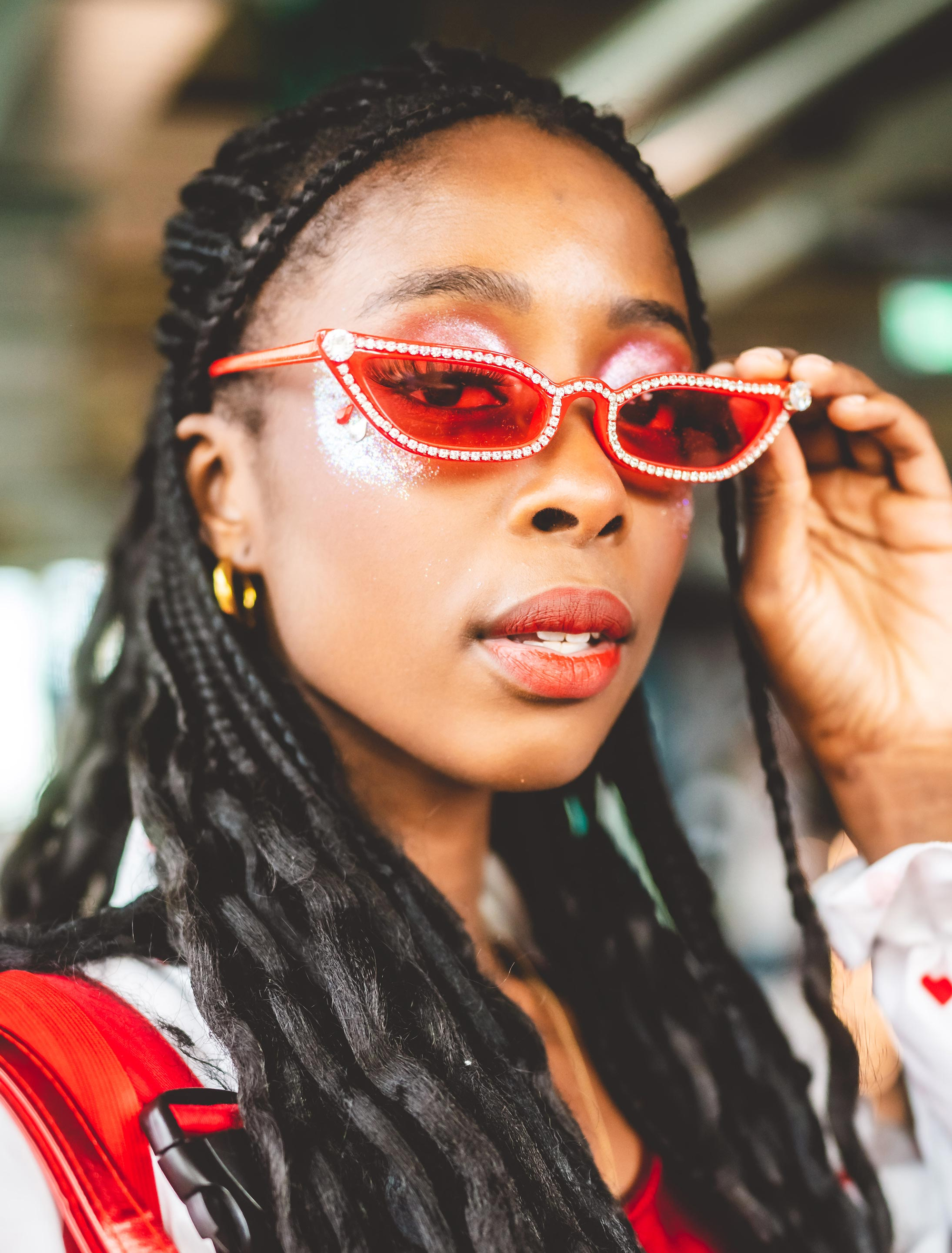 Brille mit Strass rot