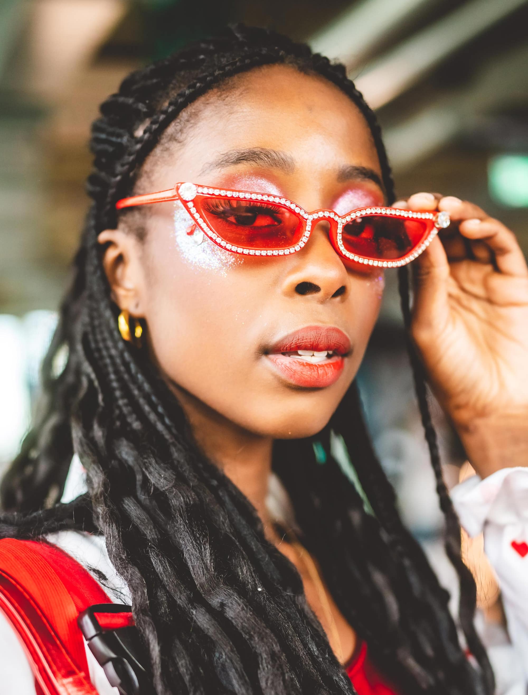 Brille mit Strass rot