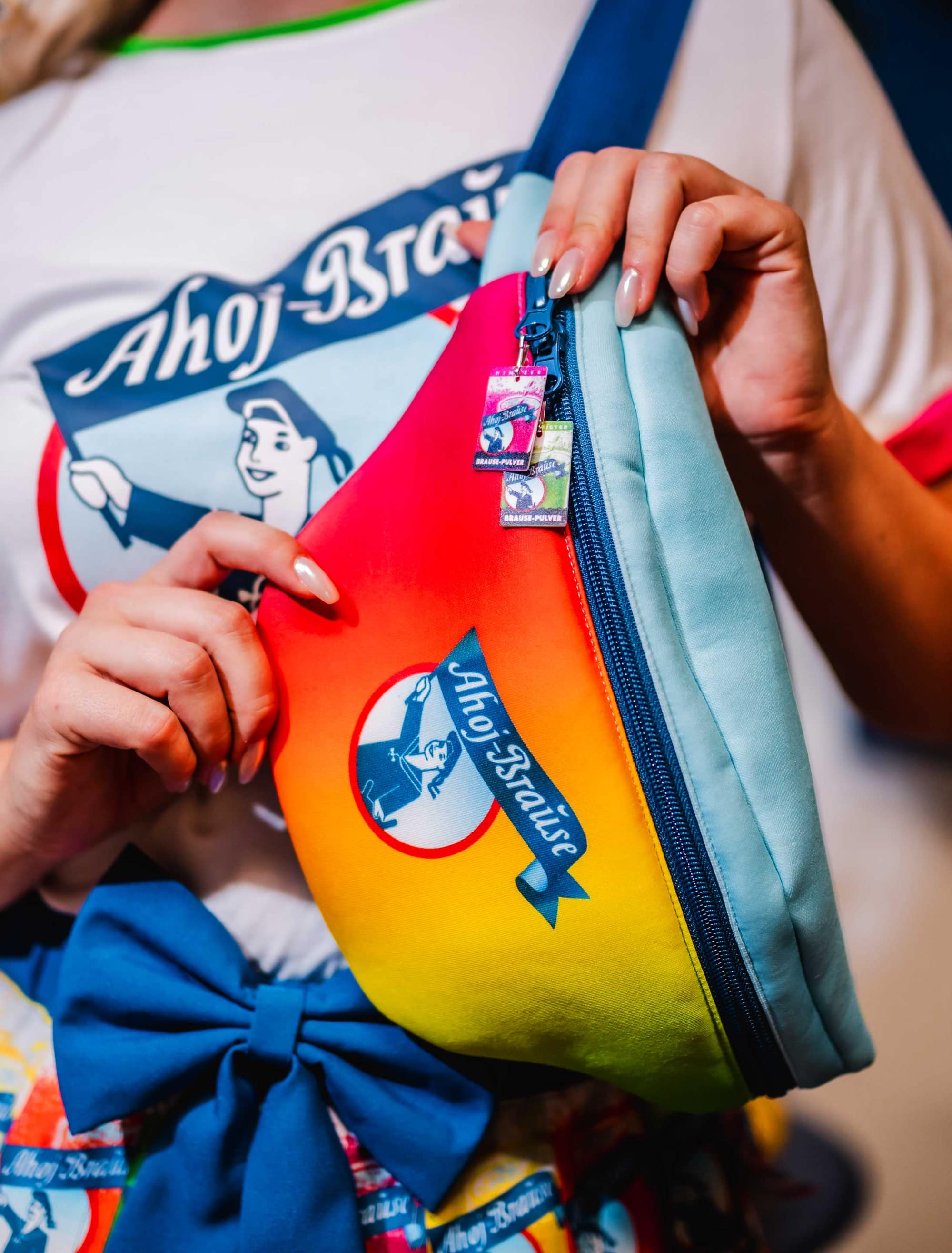 Bauchtasche Ahoj-Brause bunt one size