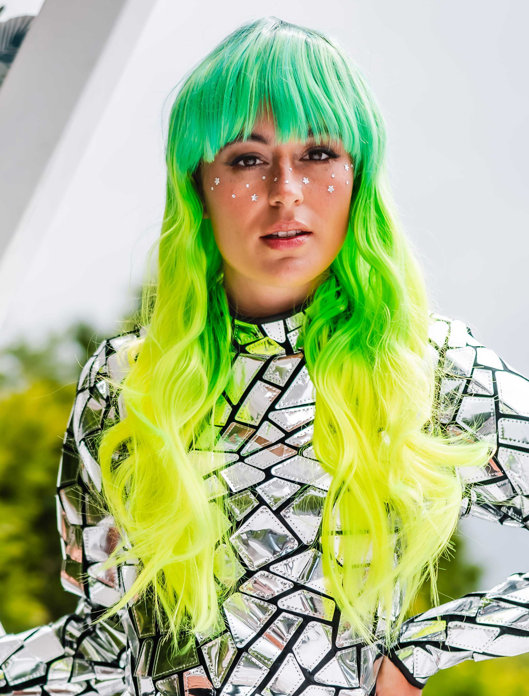 Perücke Langhaar glatt mit Pony neongrün