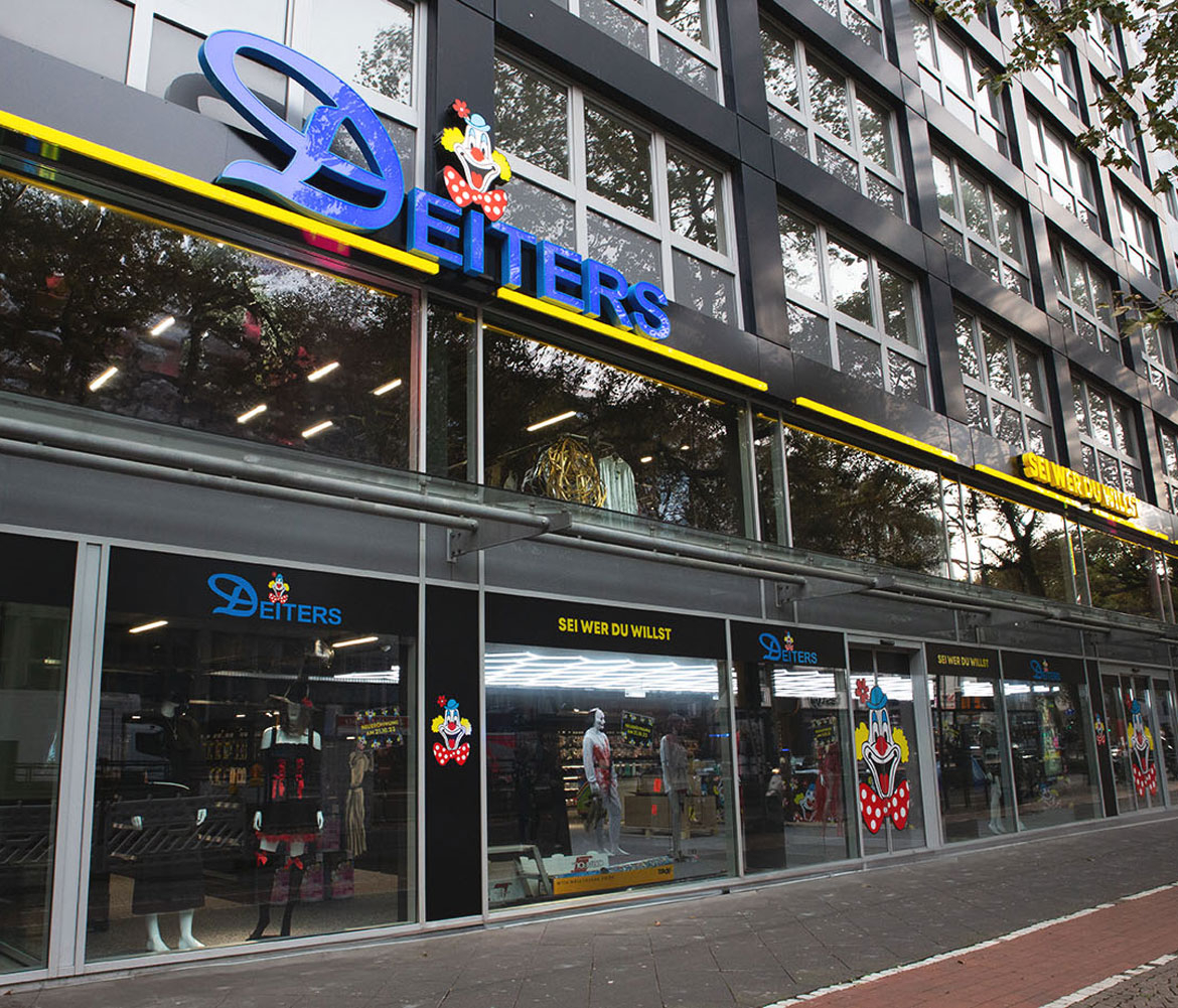 Deiters Kostümladen in köln am Hohenstaufenring Aussenansicht