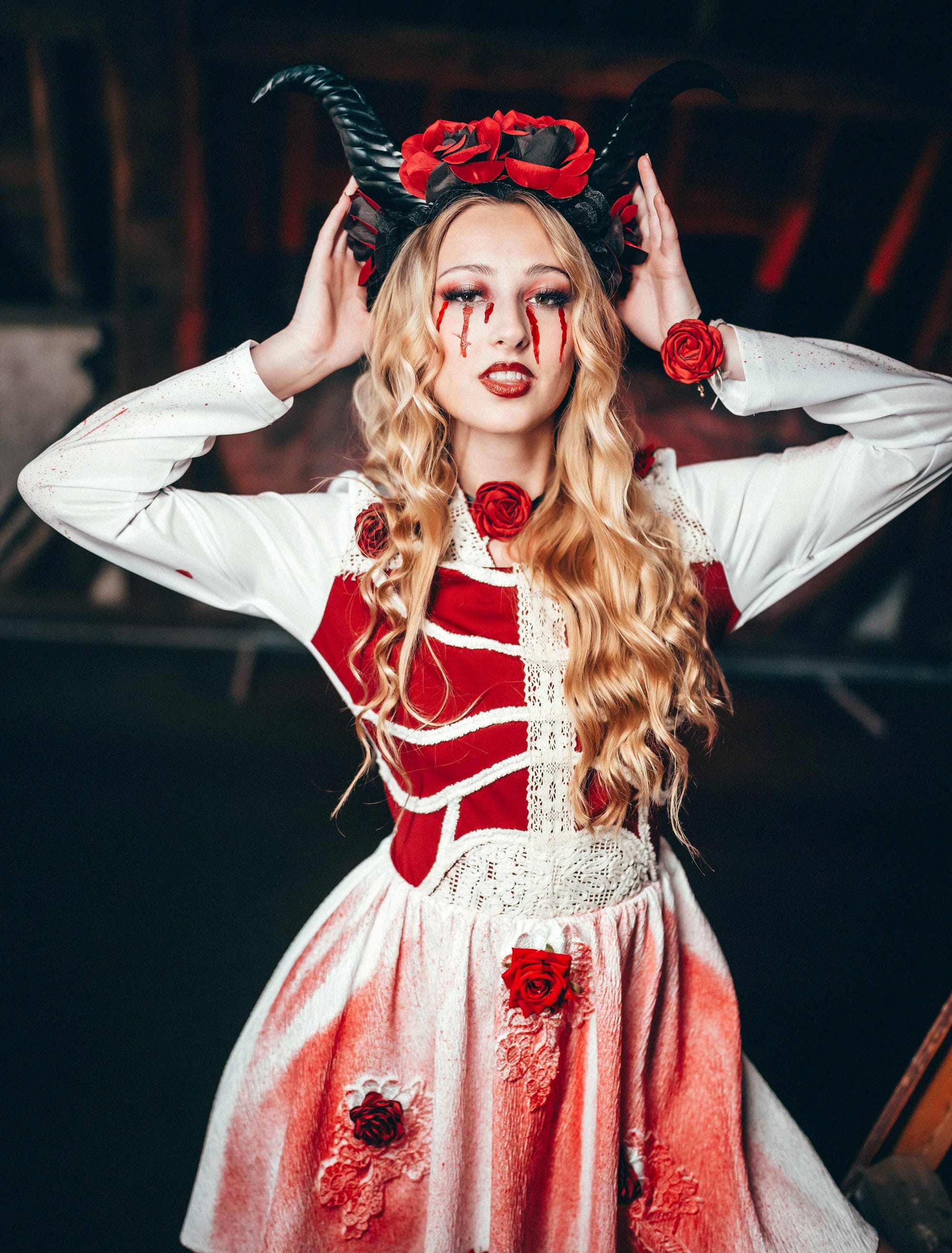 Kleid Knochen mit Rosen Damen rot/weiß S/M