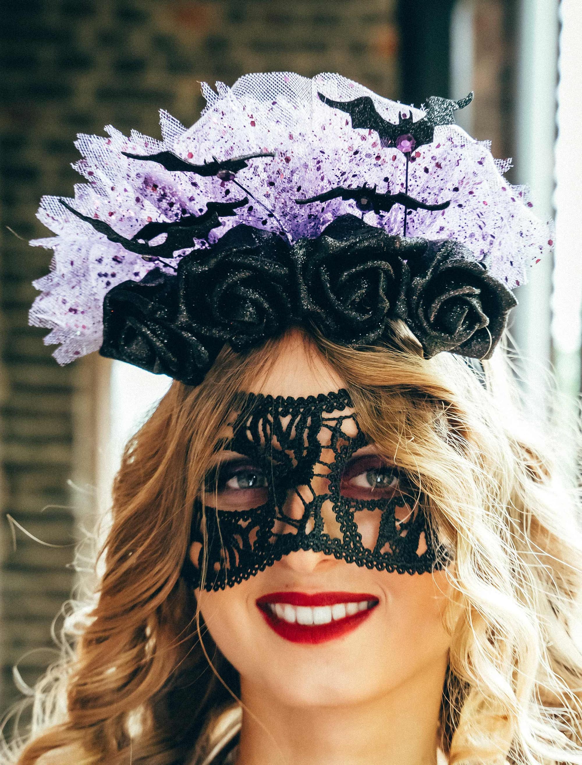 Haarreif Fledermaus mit Rosen und Tüll schwarz/lila