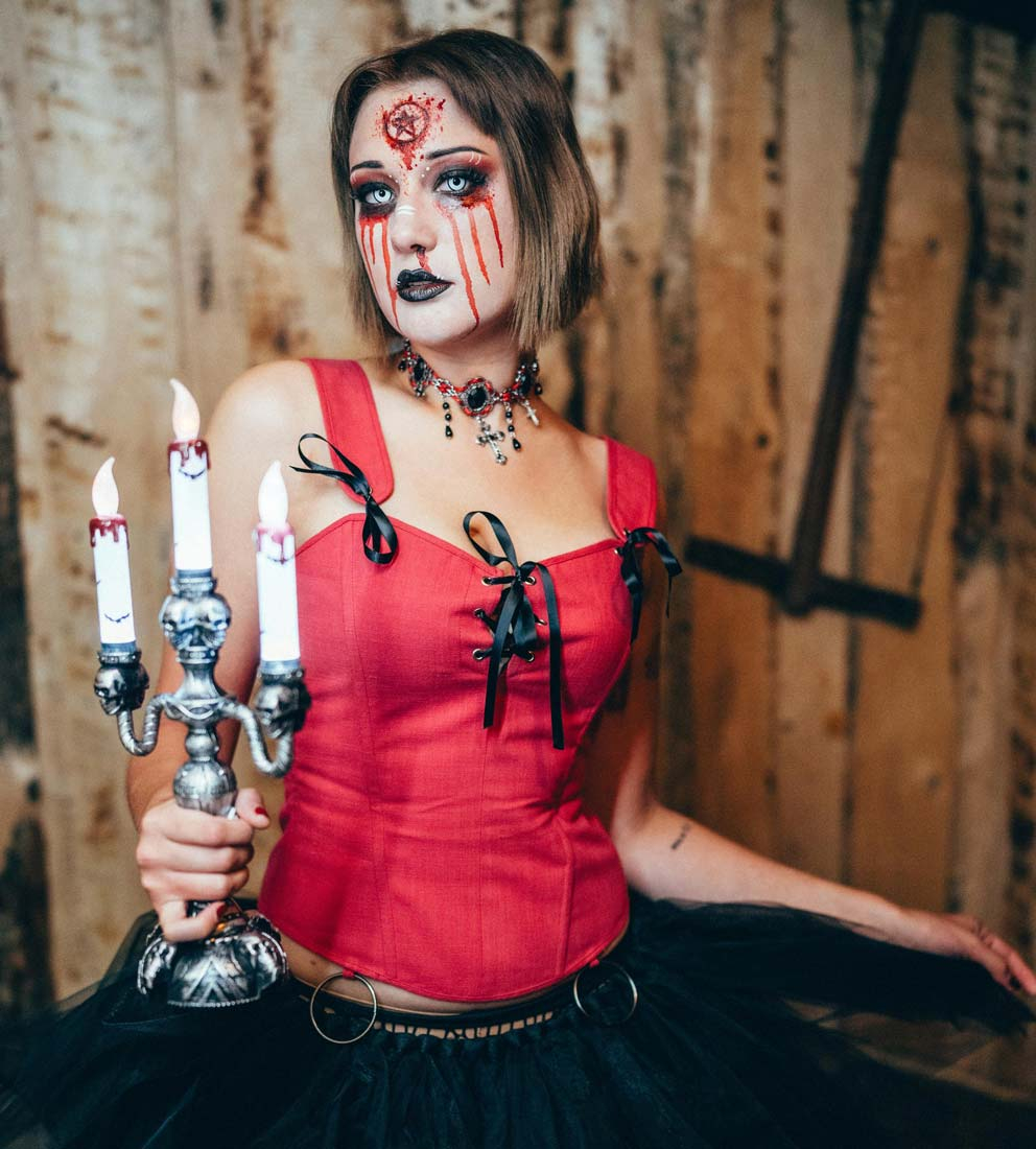 Halloween Kostümidee dämonische Hexe bei Deiters kaufen
