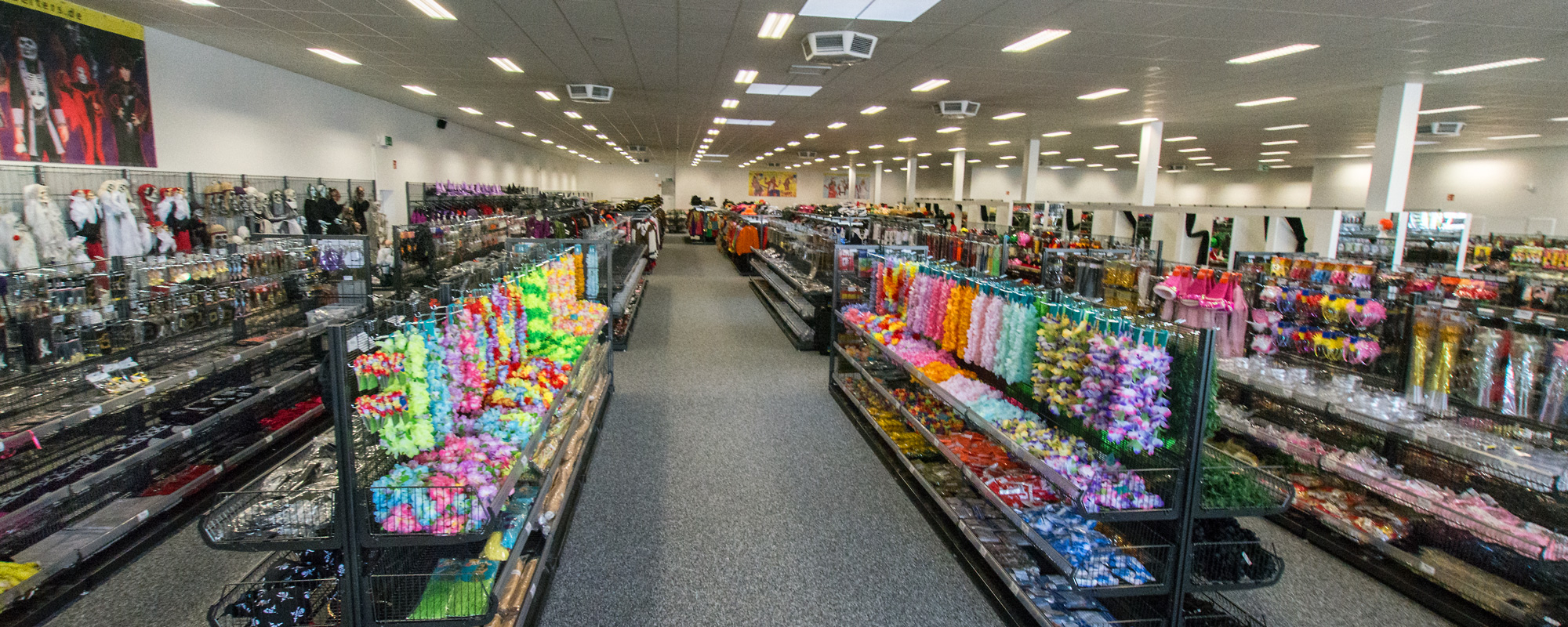Deiters Kostümgeschäft in Mülheim-Kärlich Innenansicht Accessoires