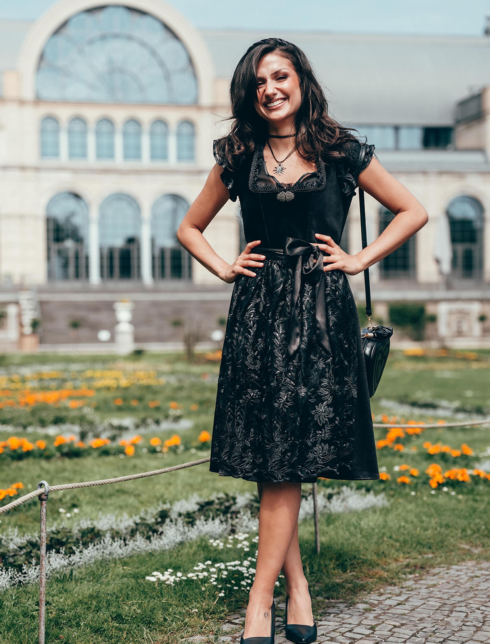 Dirndl Vicki Damen schwarz 36