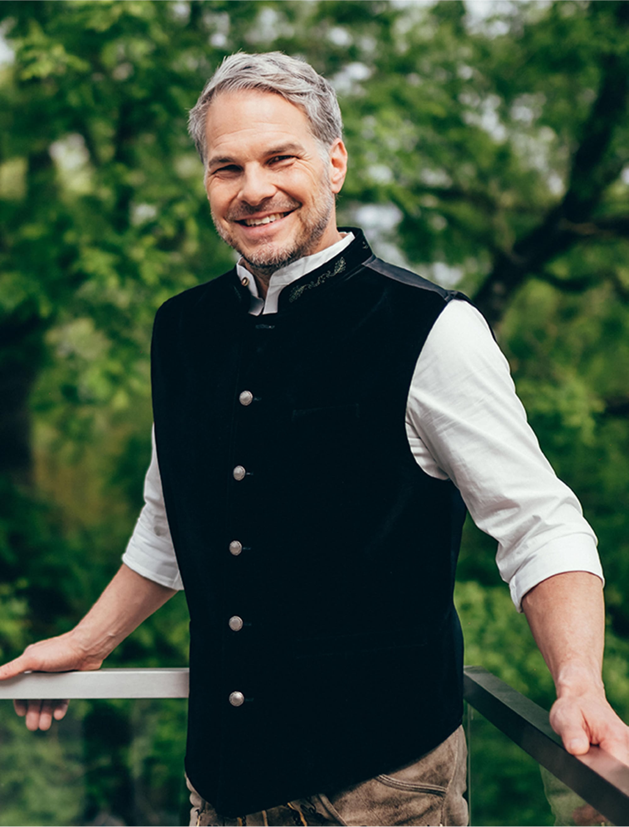 Trachtenweste Basti Samt Herren schwarz S