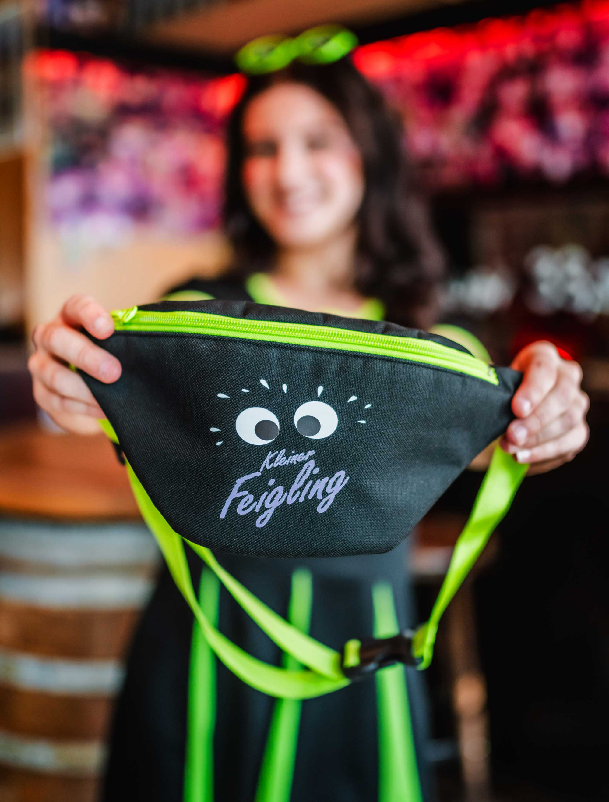 Bauchtasche Kleiner Feigling schwarz/grün
