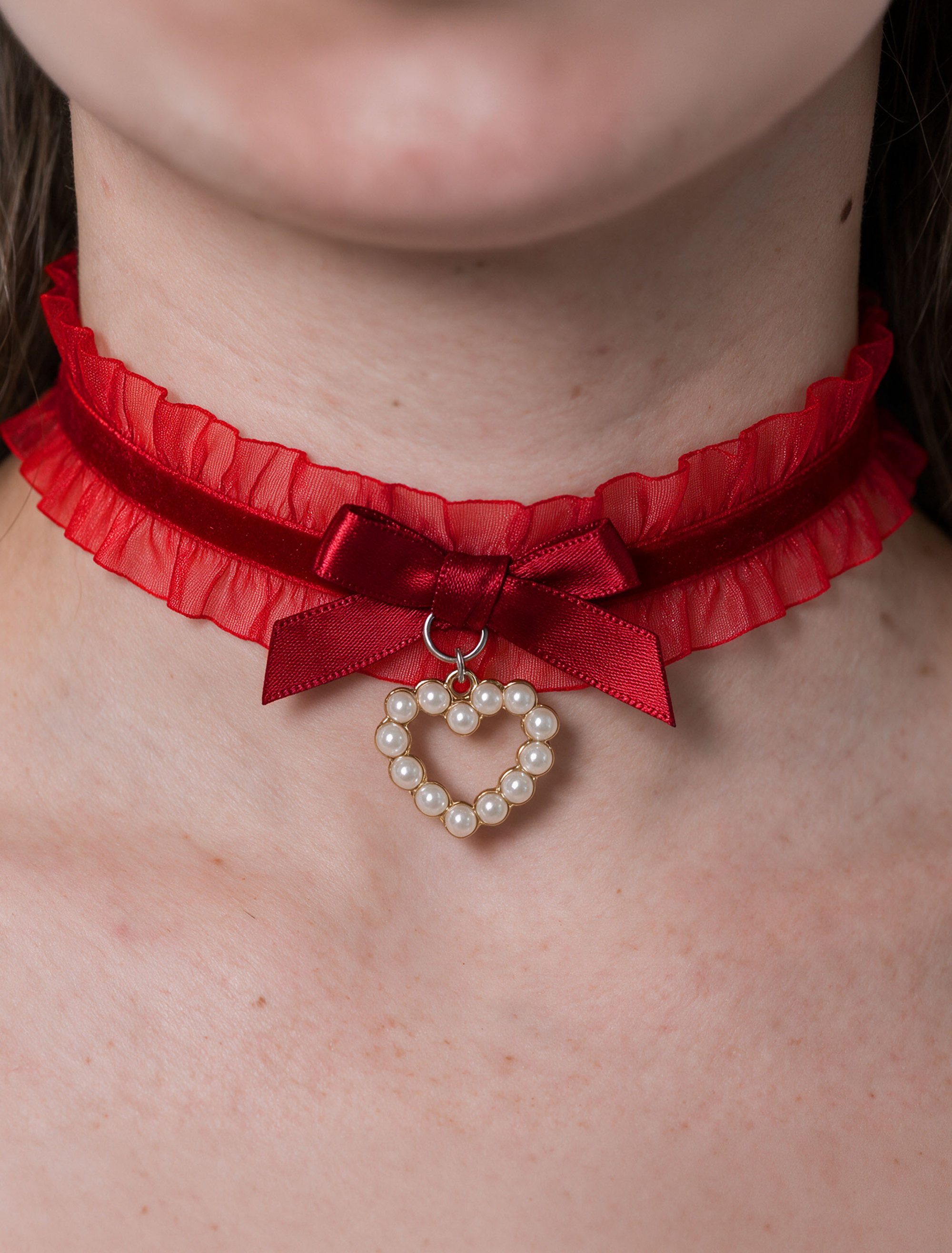 Choker Rüschen und Herz mit Perlen rot/gold