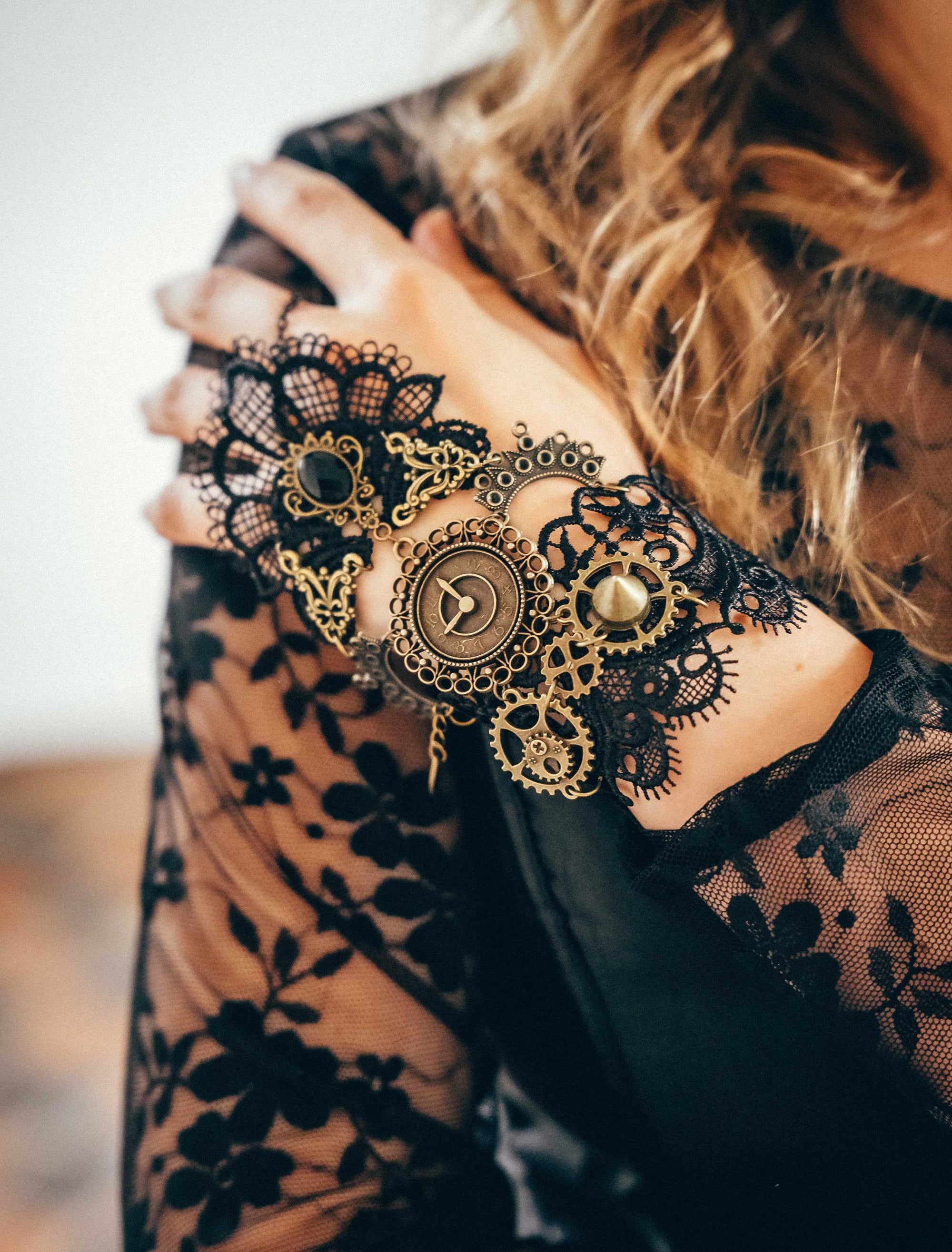 Armband Steampunk mit Schlaufe braun/schwarz