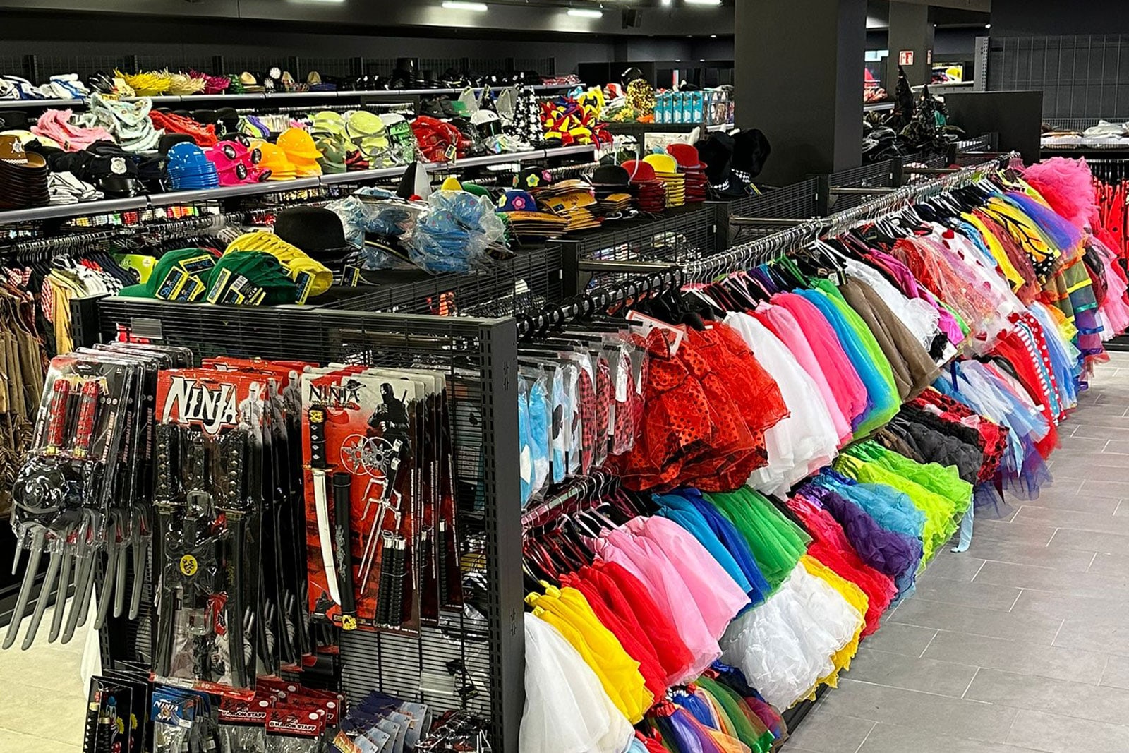 Deiters Kostümladen in Dresden Kostüme & Accessoires