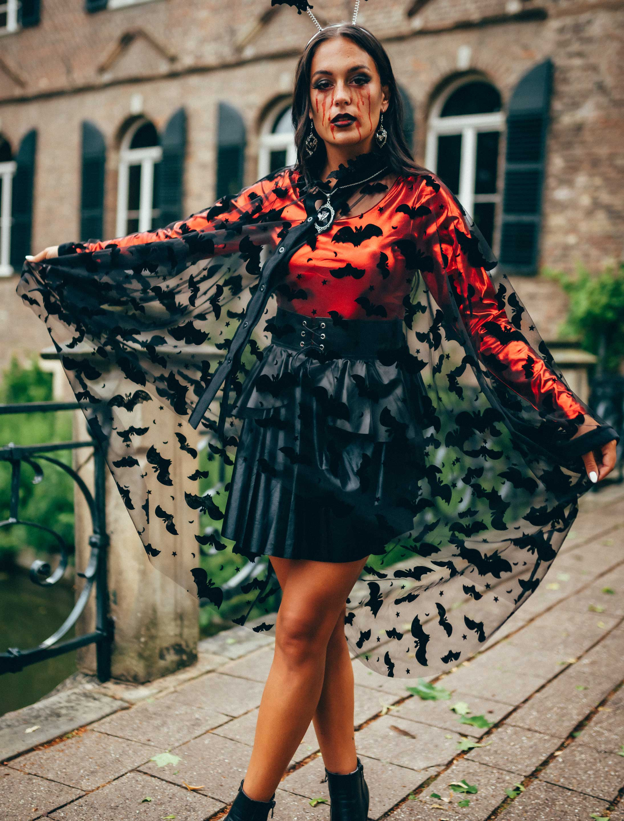 Poncho Fledermäuse mit Ärmeln Damen schwarz S/M