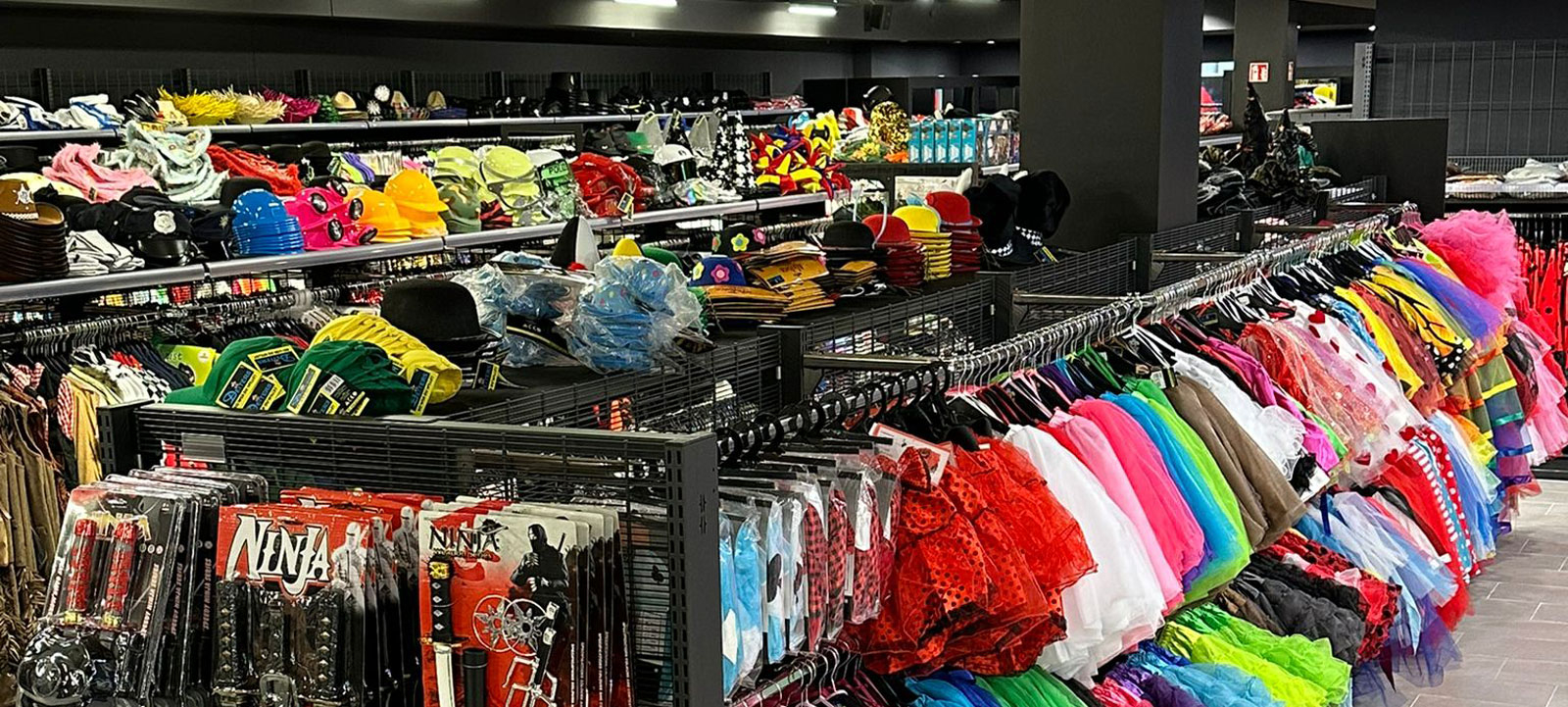 Deiters Kostümladen in Dresden Innenansicht Kostüme & Accessoires